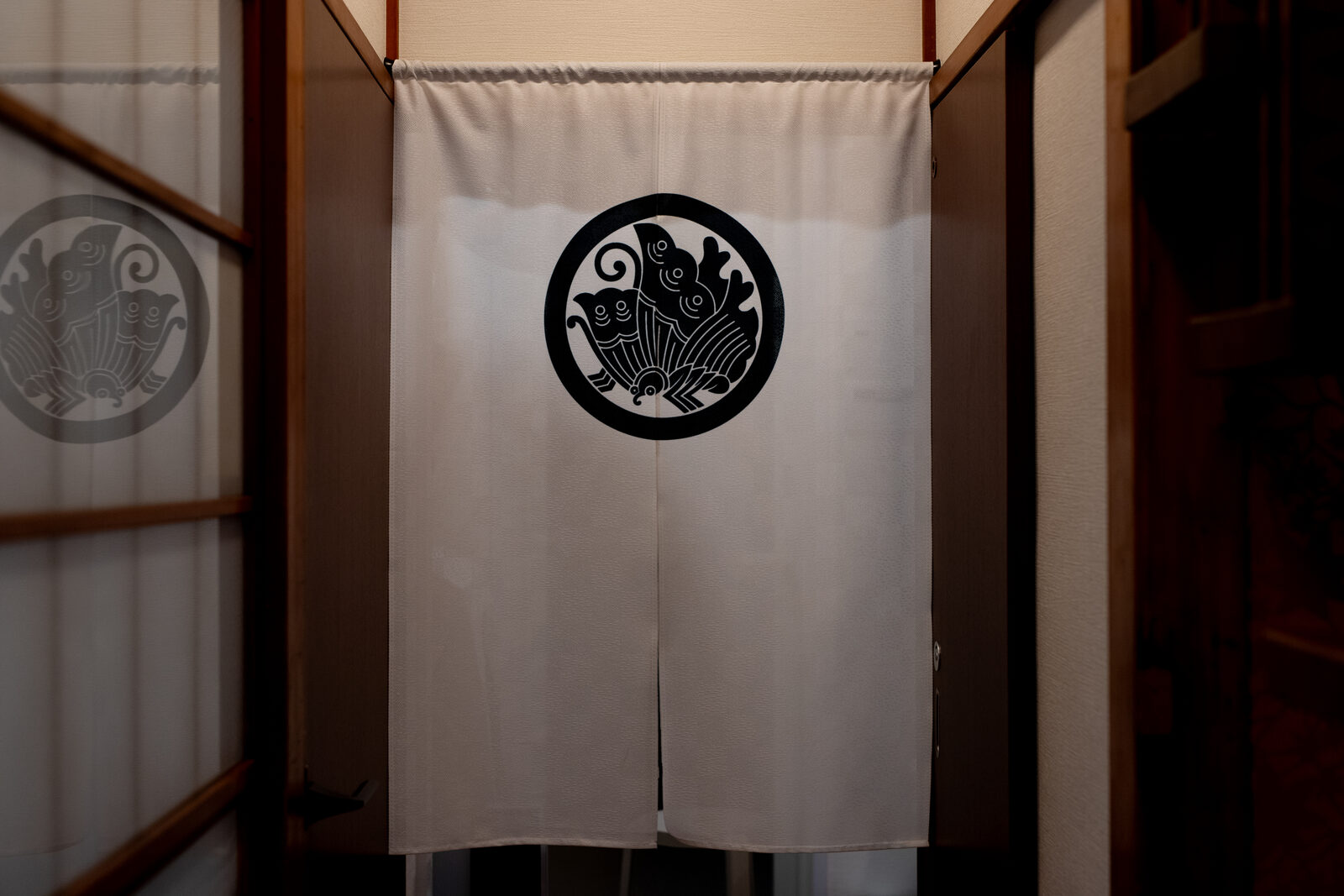 家紋入りののれん